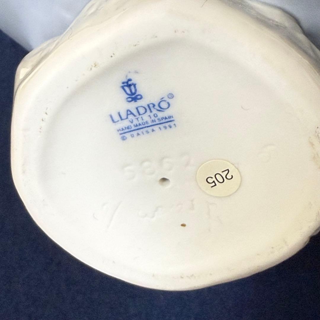 LLADRO リヤドロ 花の香りにつつまれて 5862 フィギュリン 陶器