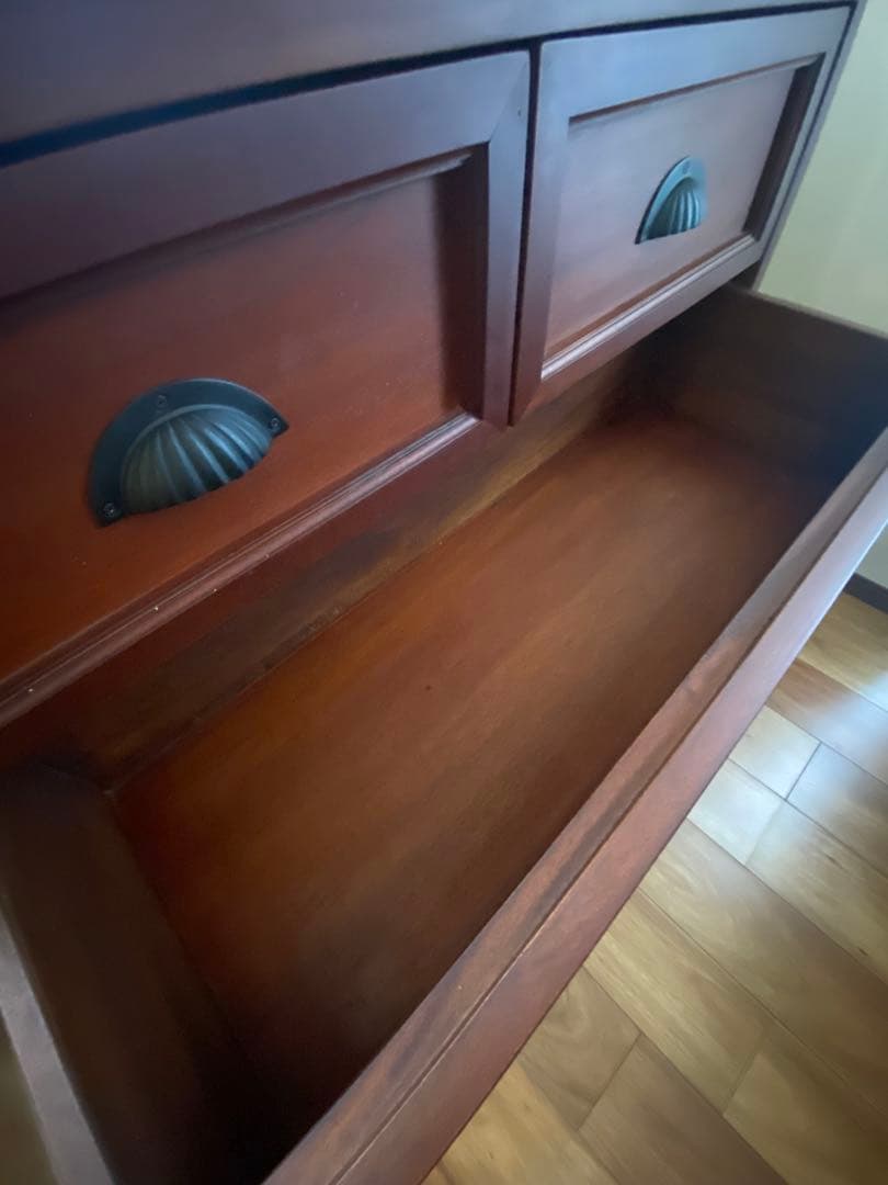 【送料込み】マホガニーのアンティーク調チェスト