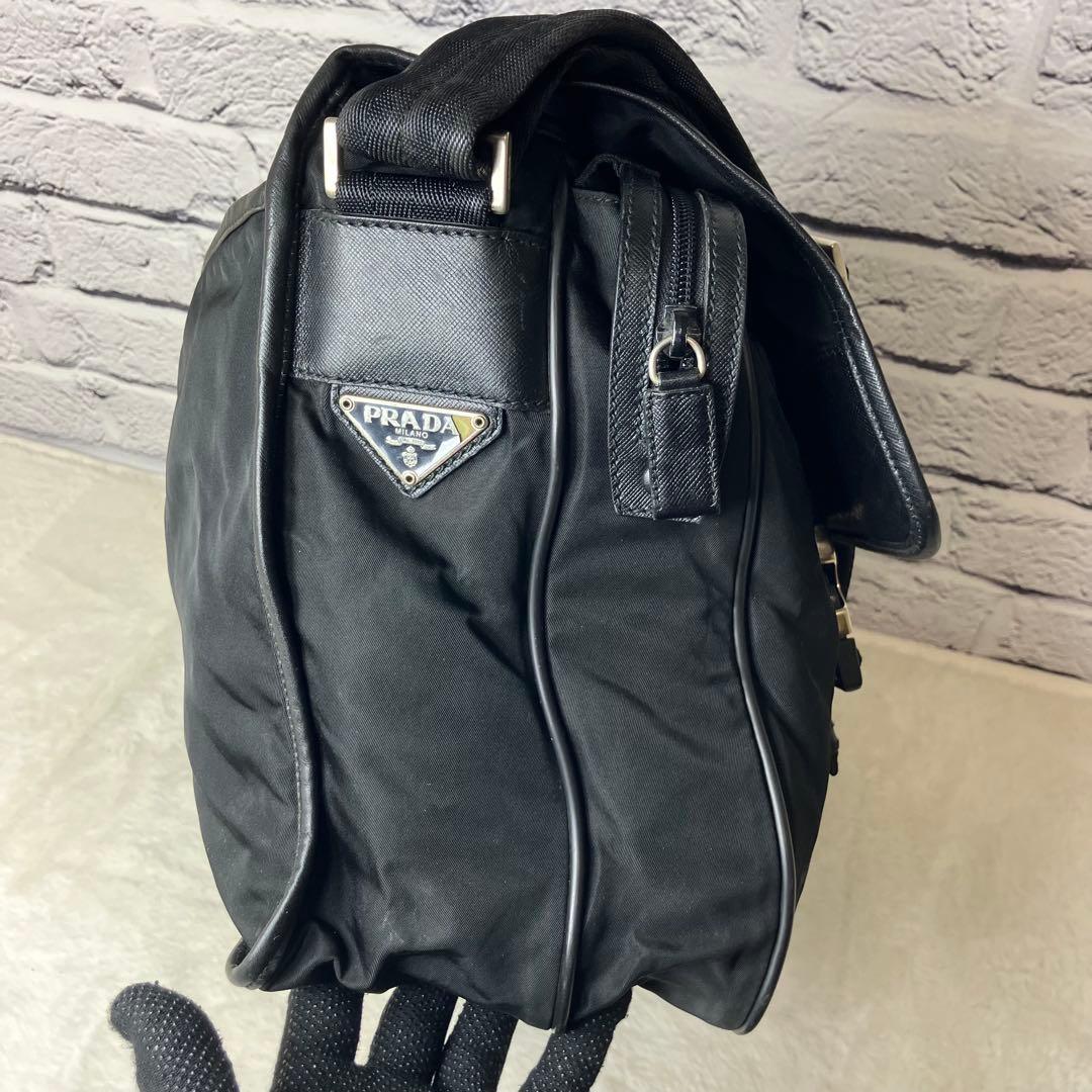 プラダ✨三角ロゴ 大容量 A4 2層式 メッセンジャーバッグ ショルダー 黒