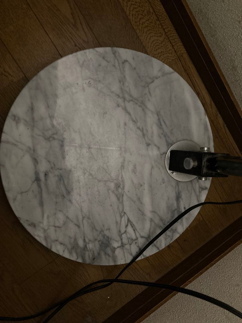 埼玉取引可　モダンフロアスタンド 大理石ベース