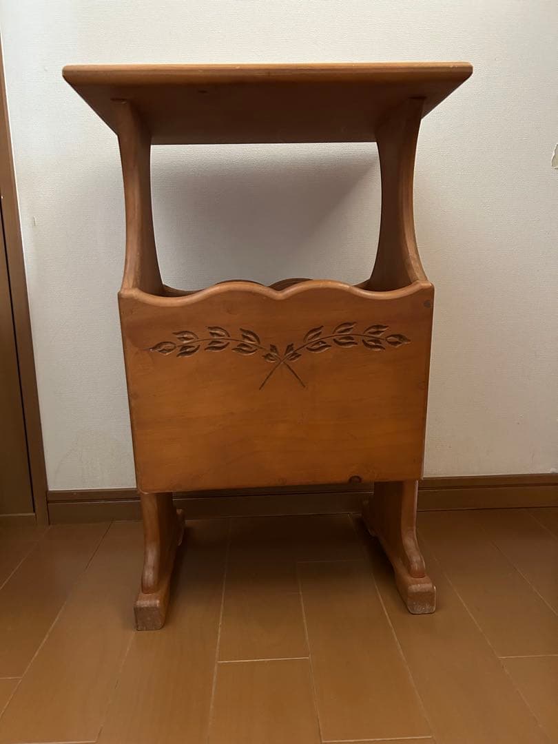 【アントステラ】　希少　ミニテーブル付きマガジンスタンド