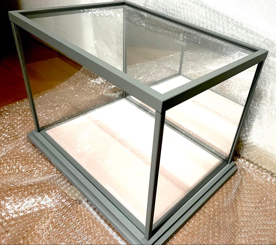 LLADRÓ ガラスケース グレー