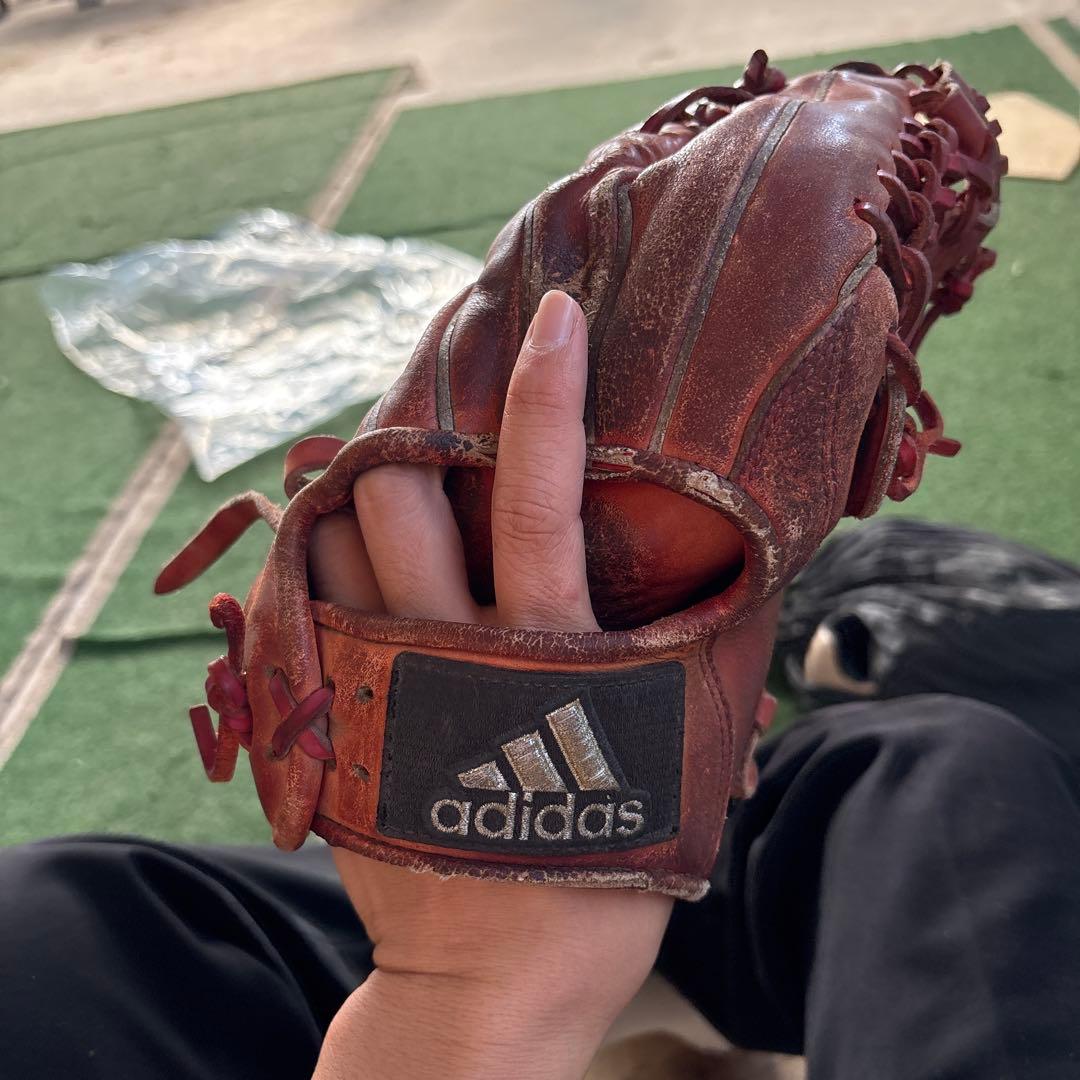 adidas 野球グローブ 赤