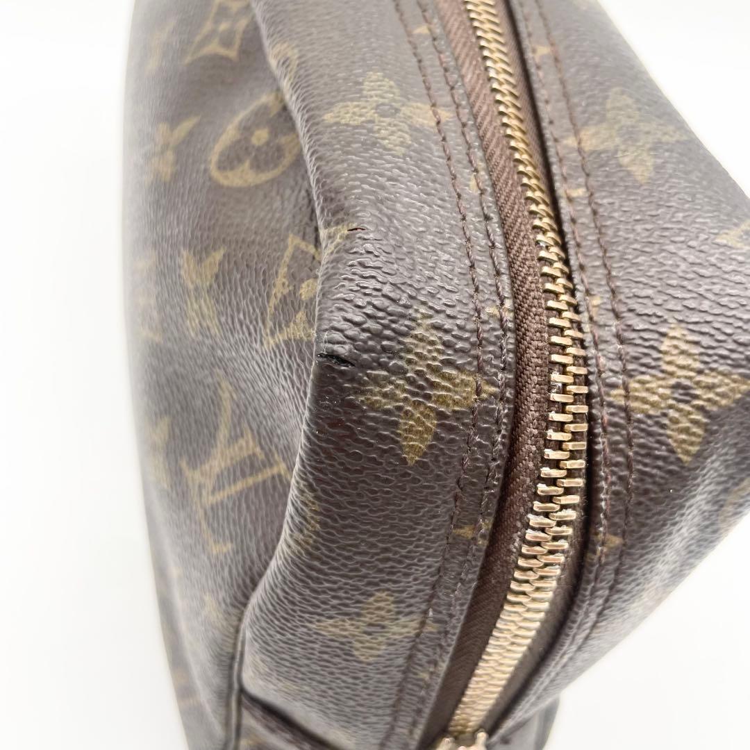 ルイヴィトン　モノグラム　トゥルーストワレット28 化粧ポーチ セカンドバッグ