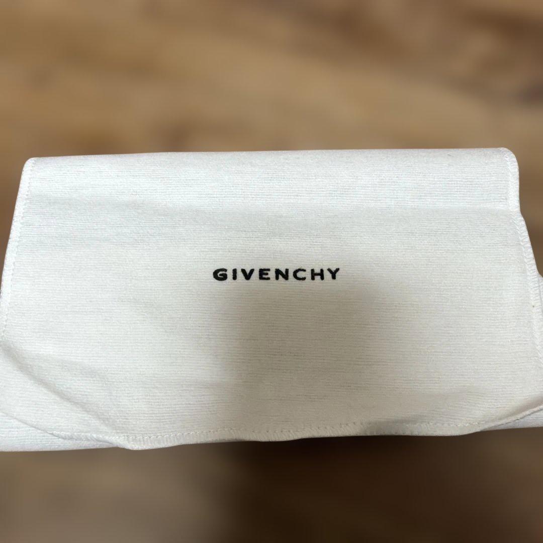 GIVENCHY ジバンシーダークブラウン 二つ折り長財布　未使用