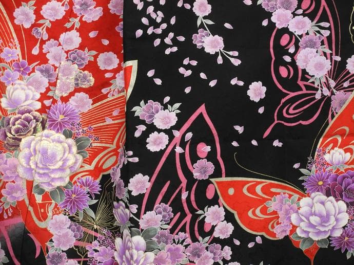 七五三やお祝い着 四つ身 ７歳 女の子 振袖 着物 赤黒色系4515【中古】