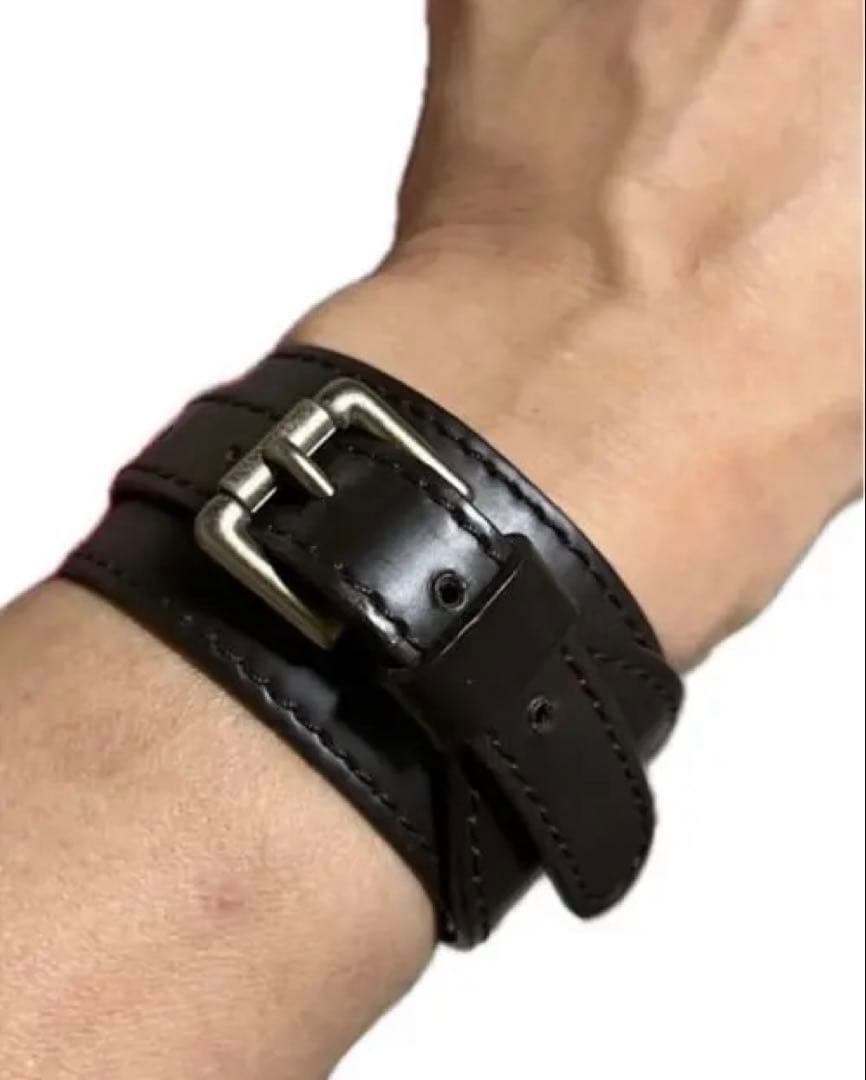 [LOUIS VUITTON] エンボスモノグラム　レザーブレスレット　男女兼用