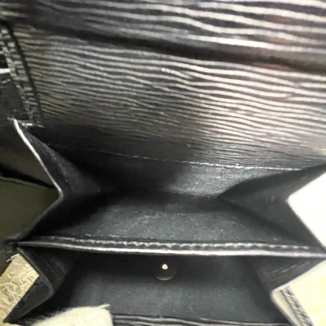 美品 ヴィヴィアンウエストウッド 二つ折り財布 ブラック