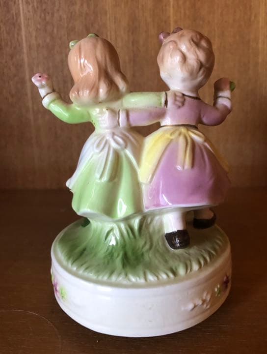 白雲人形　フィギュア　瀬戸ノベルティ　二人の少女(オルゴール付き)