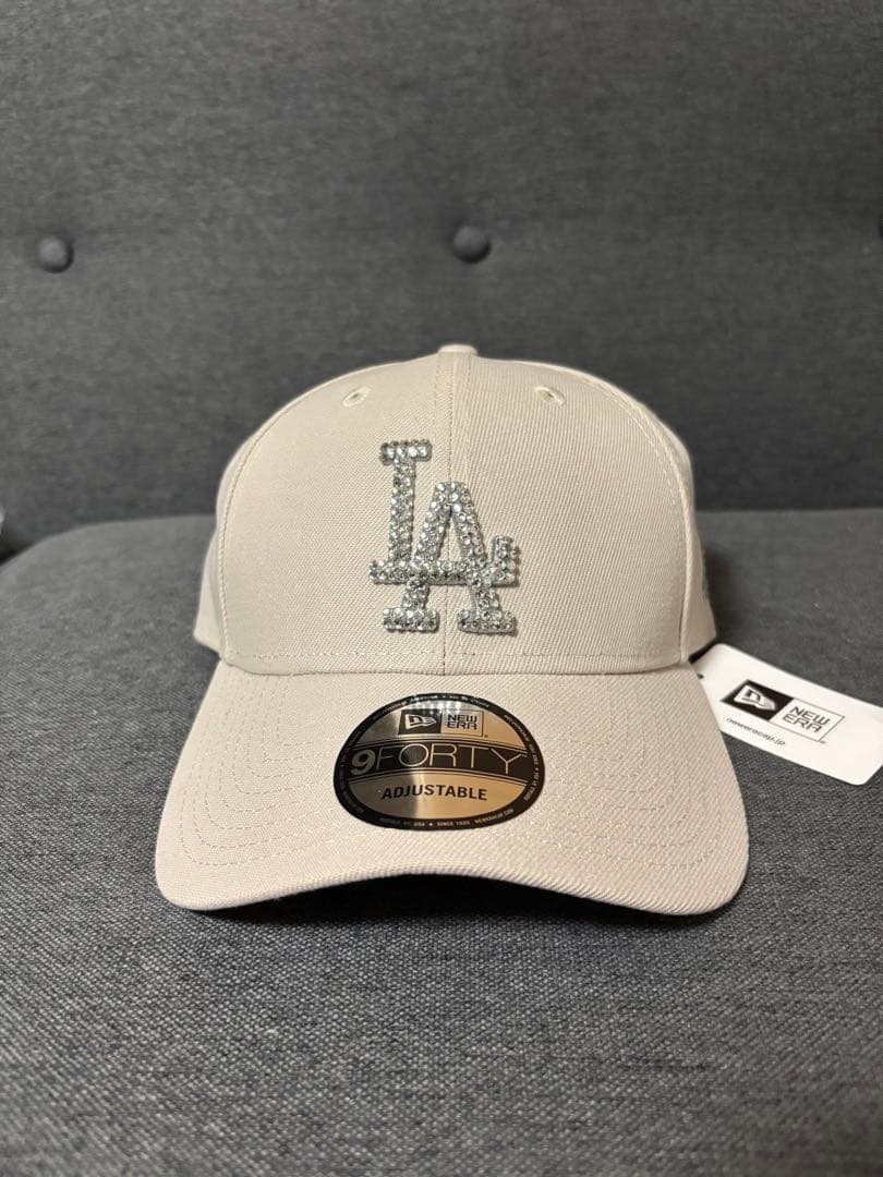 New Era 9FORTY LAロゴ ベージュキャップ