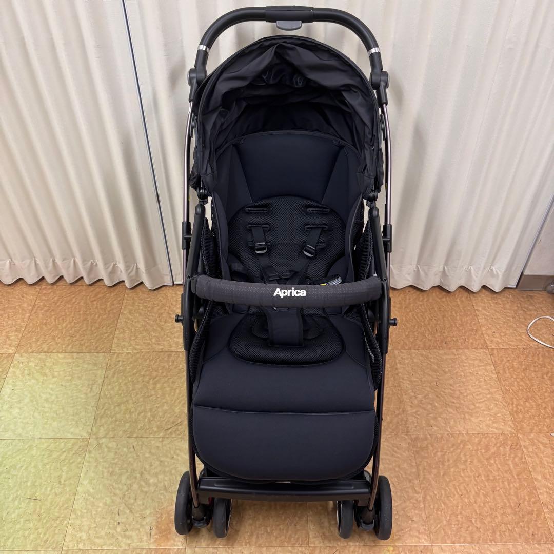 クリーニング済☆綺麗☆アップリカ　オプティアクッション　プレミアム　革調ハンドル