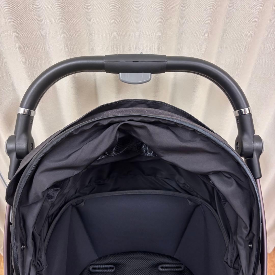 クリーニング済☆綺麗☆アップリカ　オプティアクッション　プレミアム　革調ハンドル