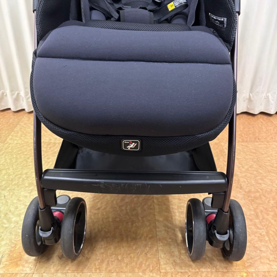 クリーニング済☆綺麗☆アップリカ　オプティアクッション　プレミアム　革調ハンドル