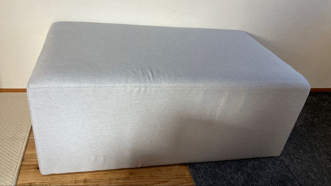 アーネ　arne グレーファブリック　ソファ　オットマン