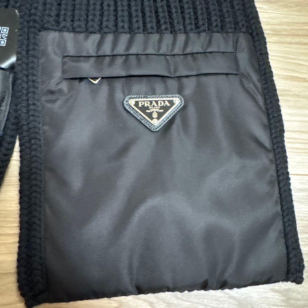 カ*ー様 PRADA ブラック ニットマフラー