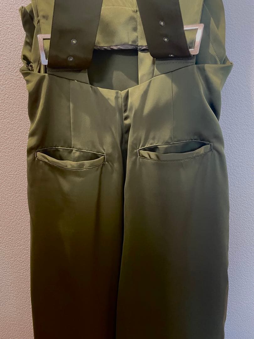 un3d カーキ　サロペット　ストラップ付きオーバーオール