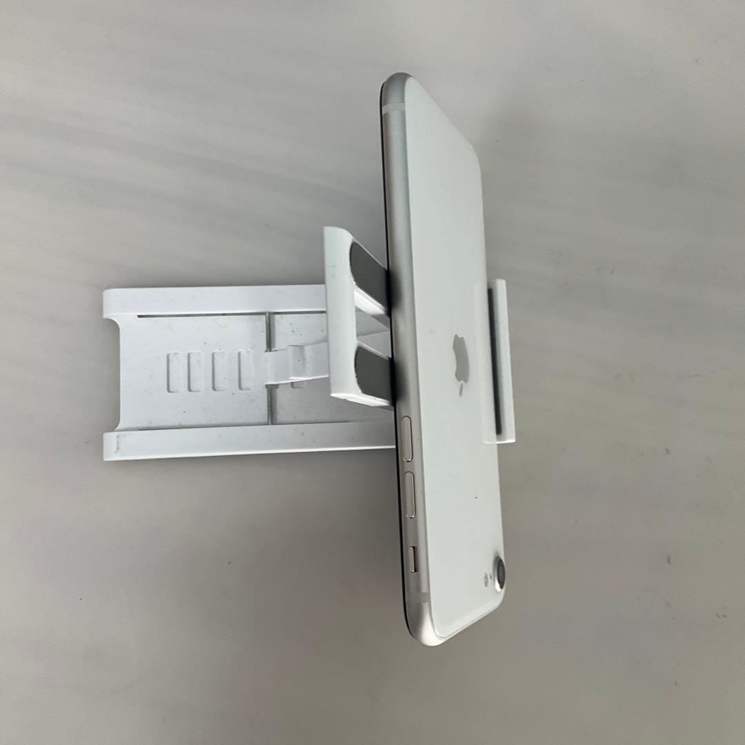￼ iPhone SE 第3世代 64GB スターライト