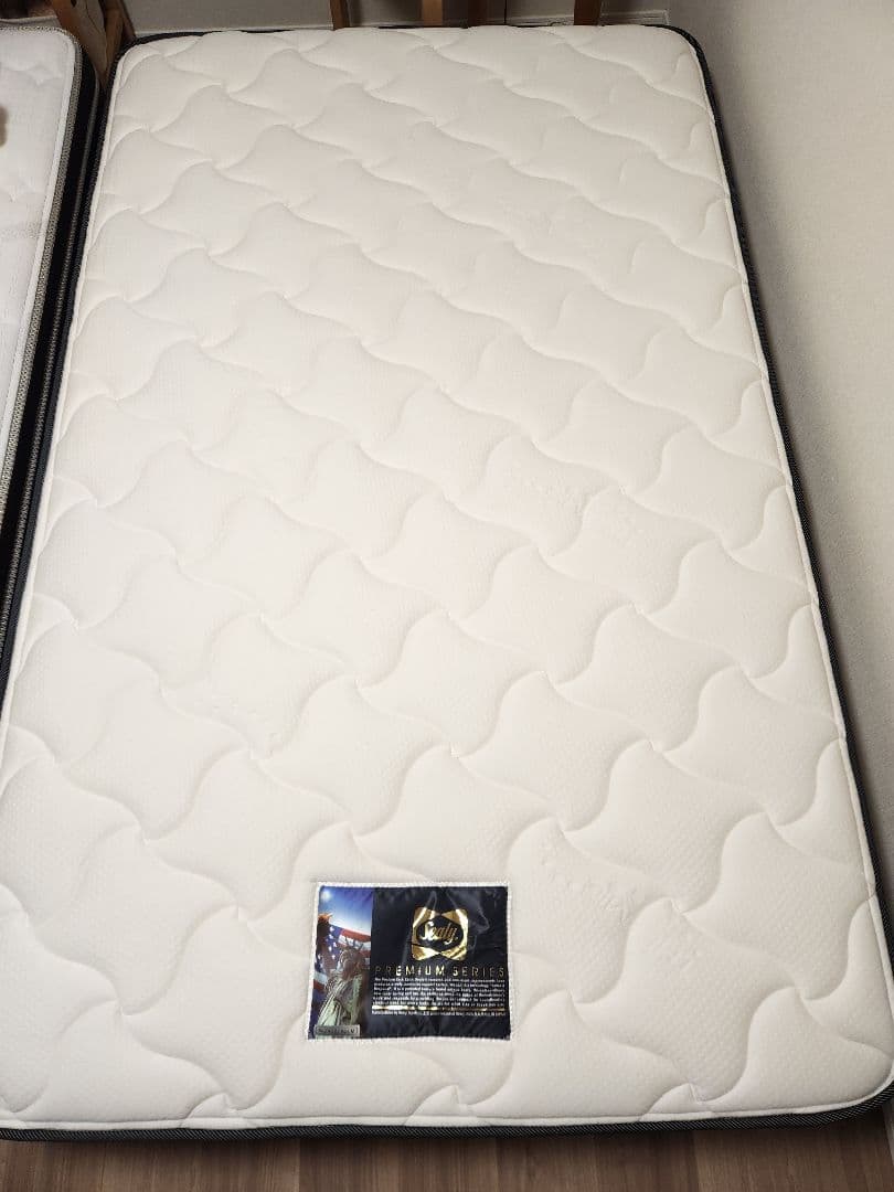 【美品】シーリー　コリウス3　スプリングマットレス　セミダブル　定価11万円