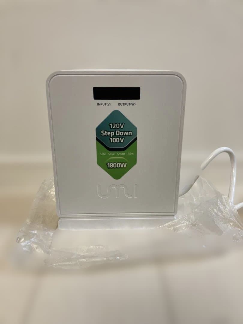 UNIPOWER LV-1800(変圧器120Vから100V)