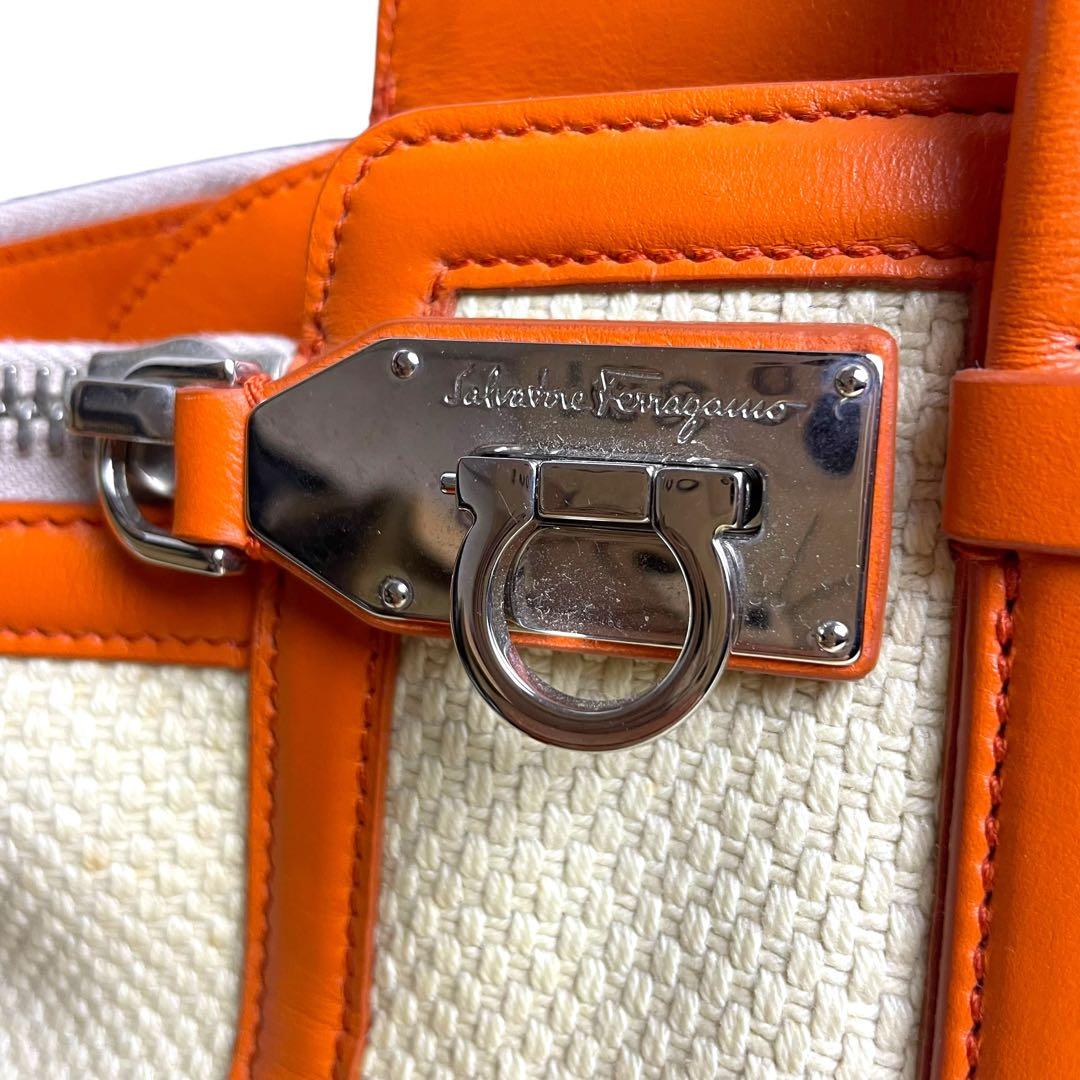 フェラガモ　トートバッグ　キャンバス×レザー　ガンチーニ　オレンジ　アリアナ