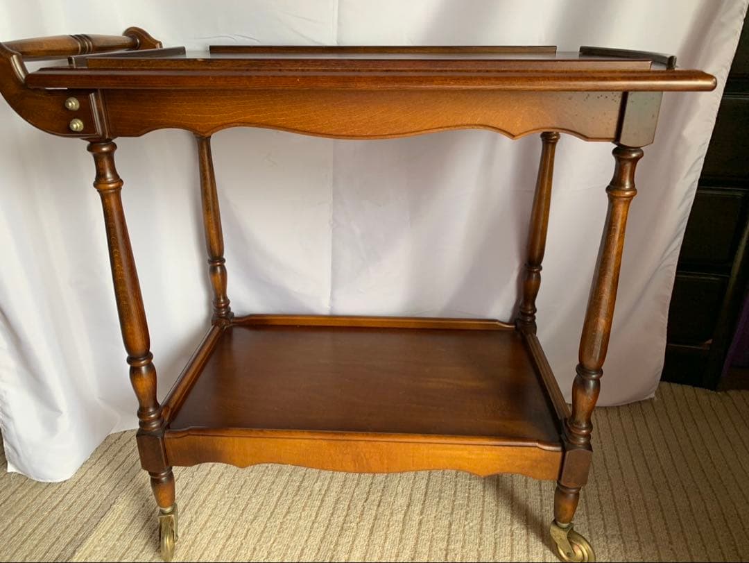 カリモク　木製キャスターテーブル