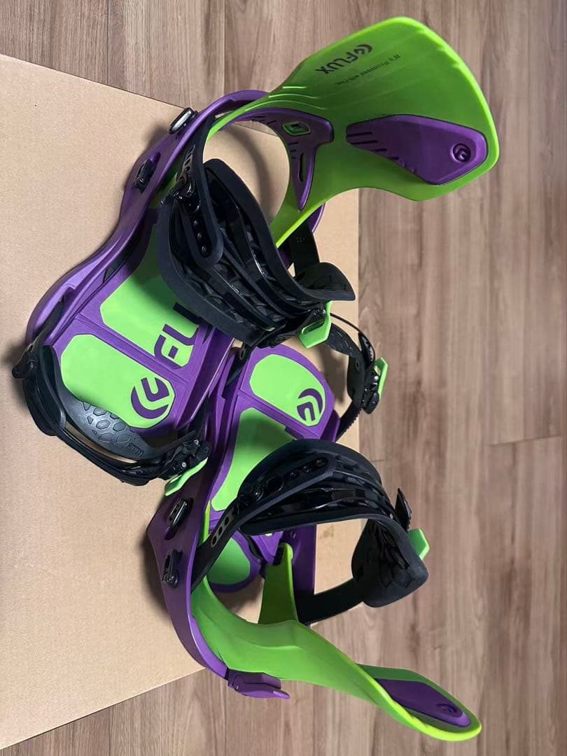 FLUX スノーボードビンディング 紫/緑