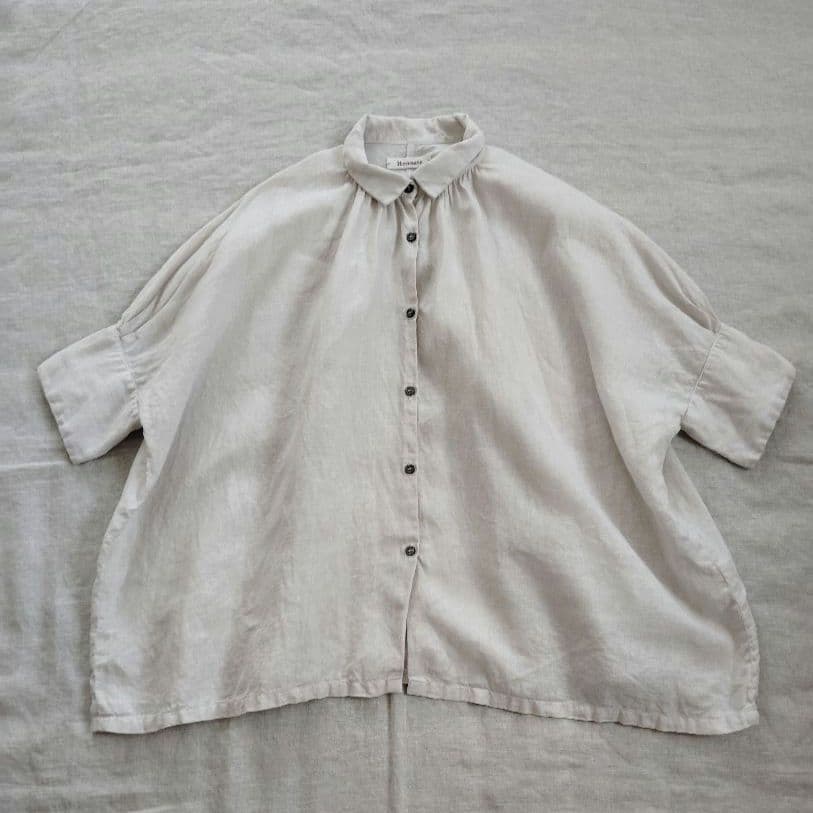 美品オネット Honnete アイリッシュリネンギャザーハーフブラウス 23ss