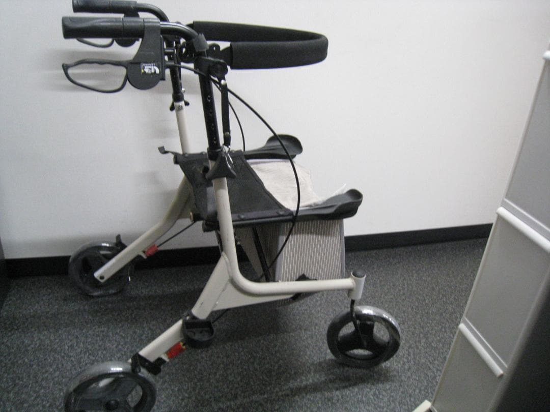 屋外用 四輪 歩行車 ショッピングターン 安寿 アロン化成 送料無料 ①