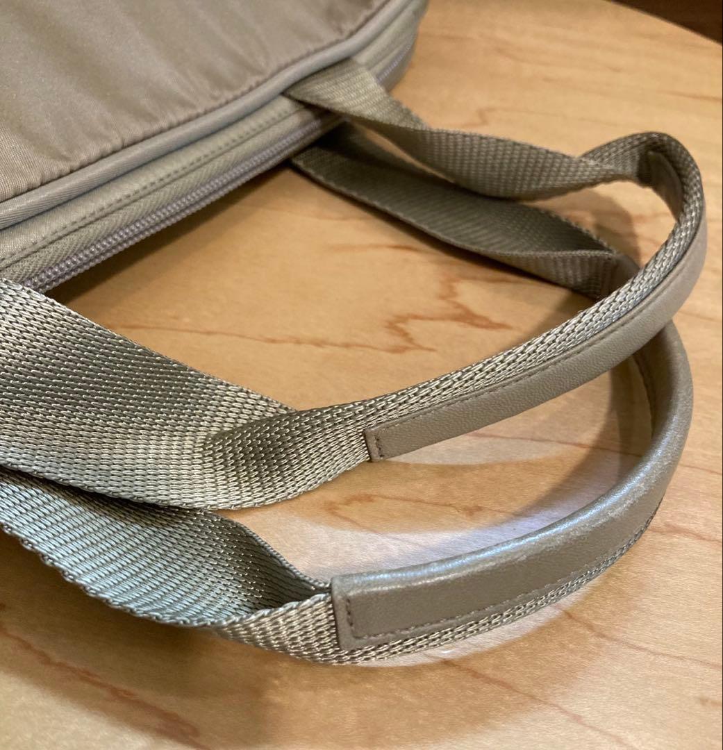 【未使用】プラダ ナイロントートバッグ　ベージュ