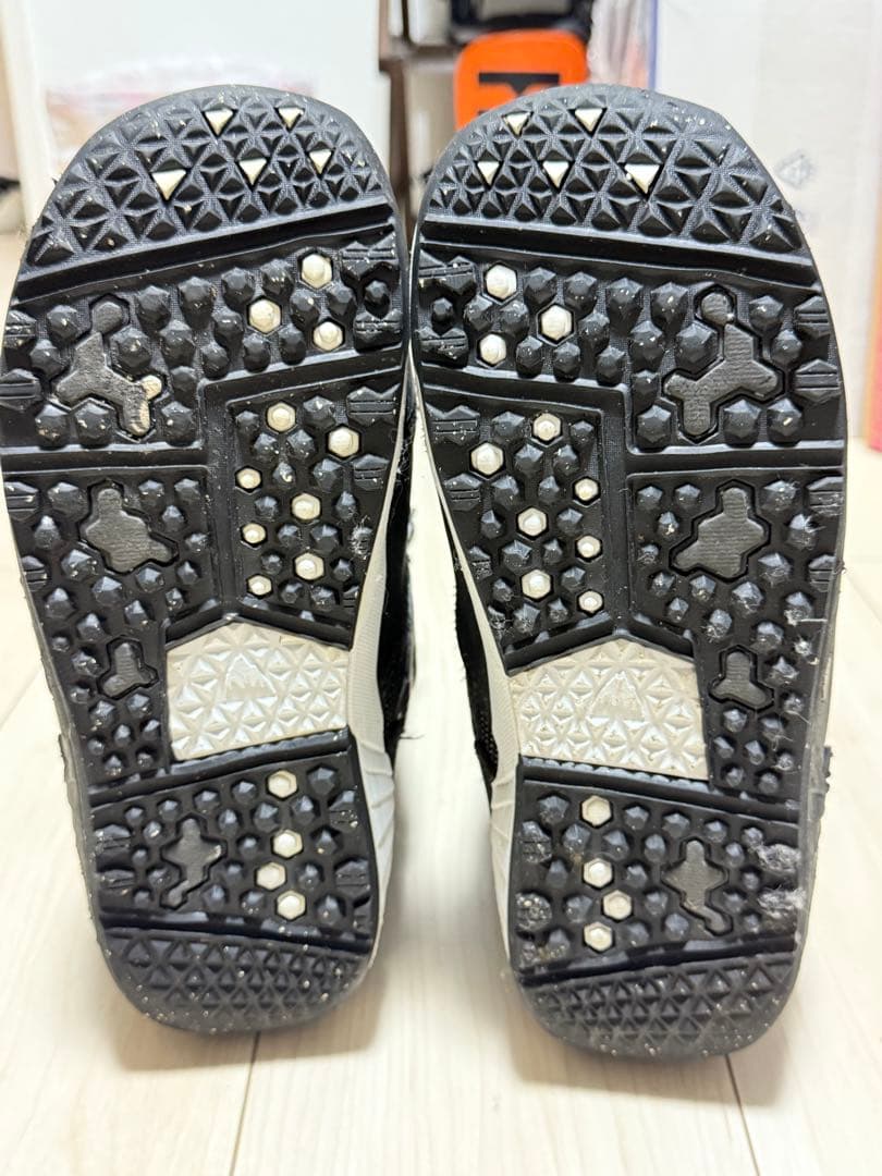 h*1様 BURTON(バートン) ION WIDE 26センチ