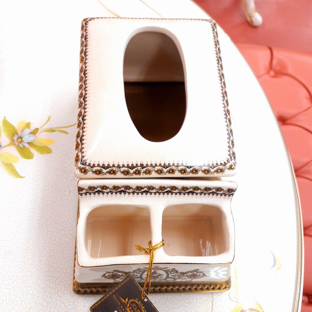 輸入雑貨　シノワズリ　『薔薇のティッシュBOX』　薔薇柄　小物入れ　陶器