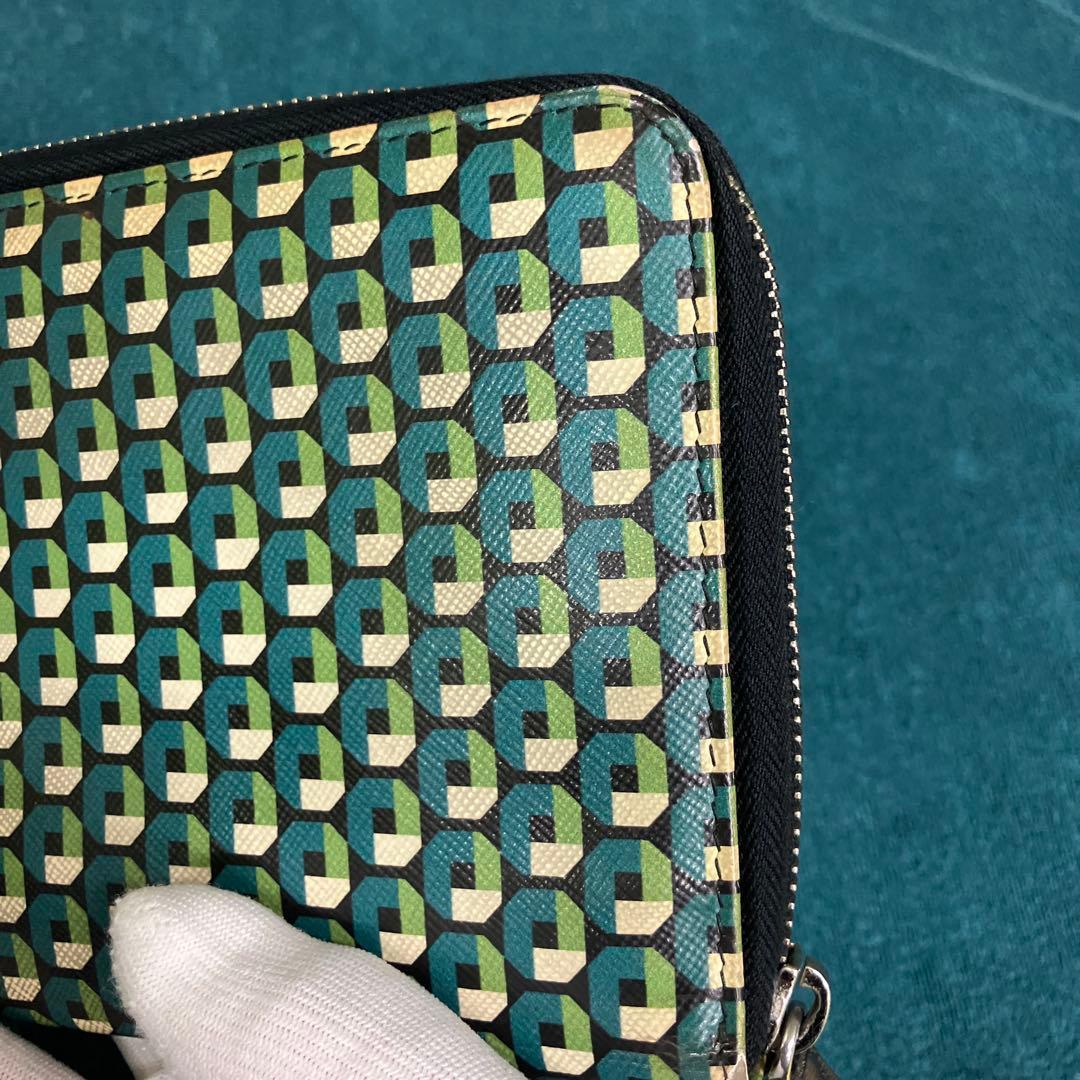 PRADA 幾何学模様 長財布