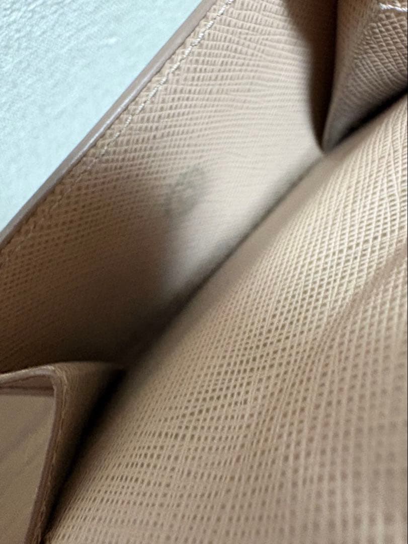 【タイムセール】プラダ　サフィアーノ　三つ折り　PRADA