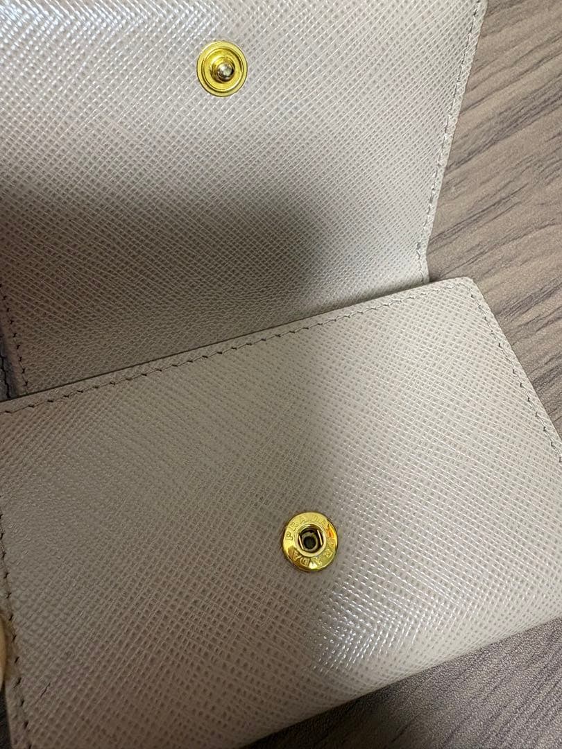 【タイムセール】プラダ　サフィアーノ　三つ折り　PRADA