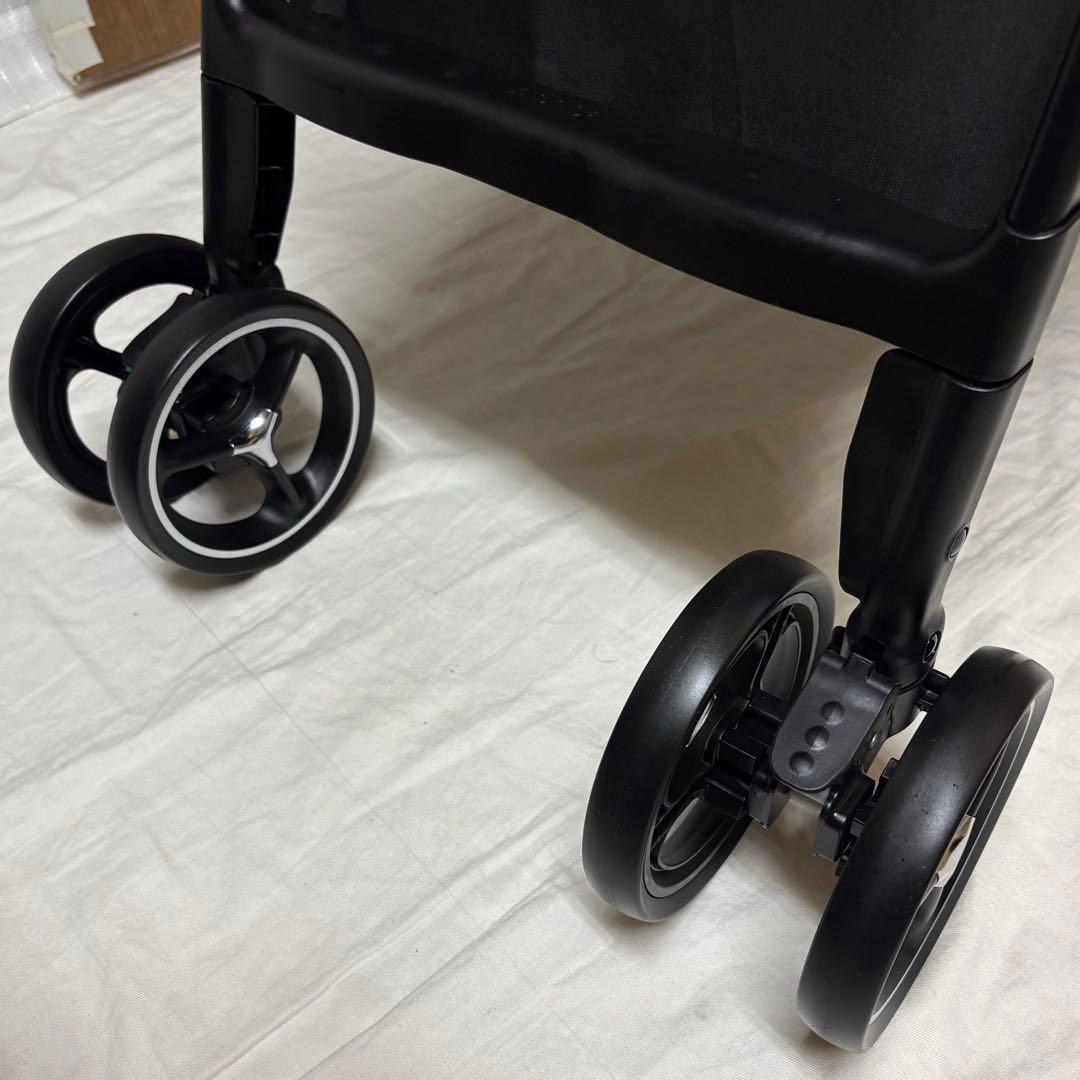 アップリカ クルリー ベビーカー 横スライド 超美品 軽量 替えシート付 清掃済