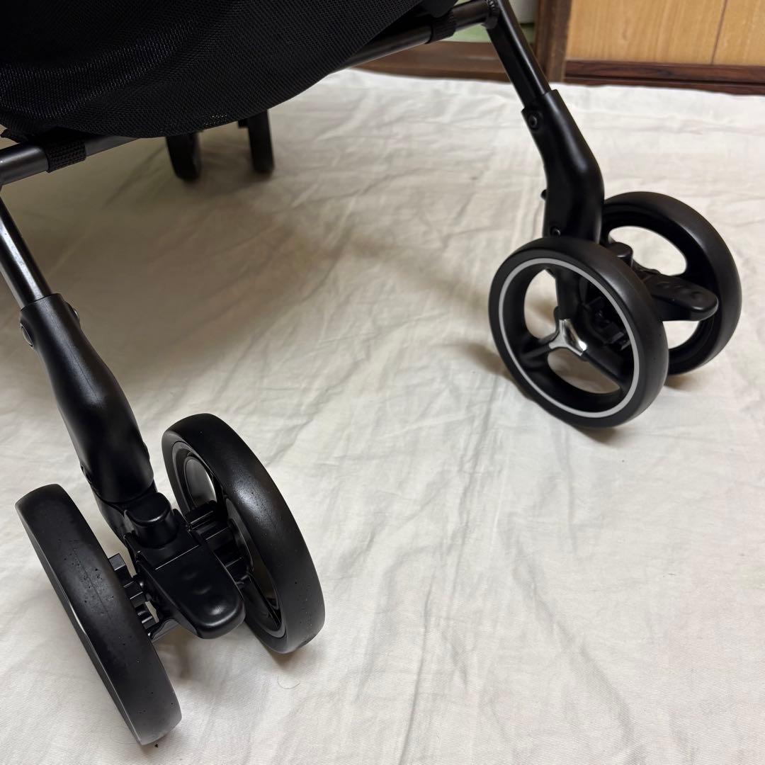 アップリカ クルリー ベビーカー 横スライド 超美品 軽量 替えシート付 清掃済