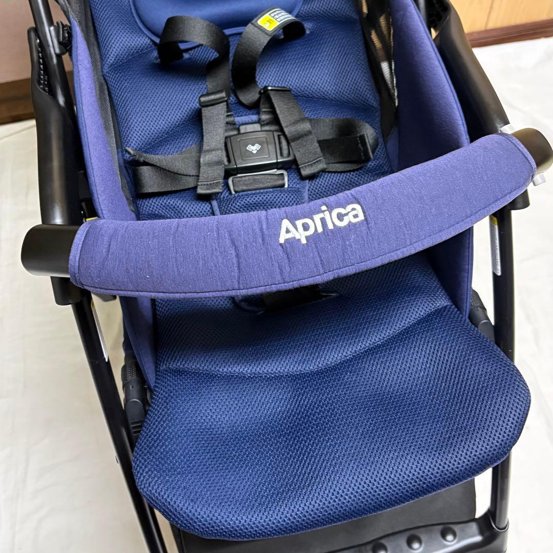 アップリカ クルリー ベビーカー 横スライド 超美品 軽量 替えシート付 清掃済