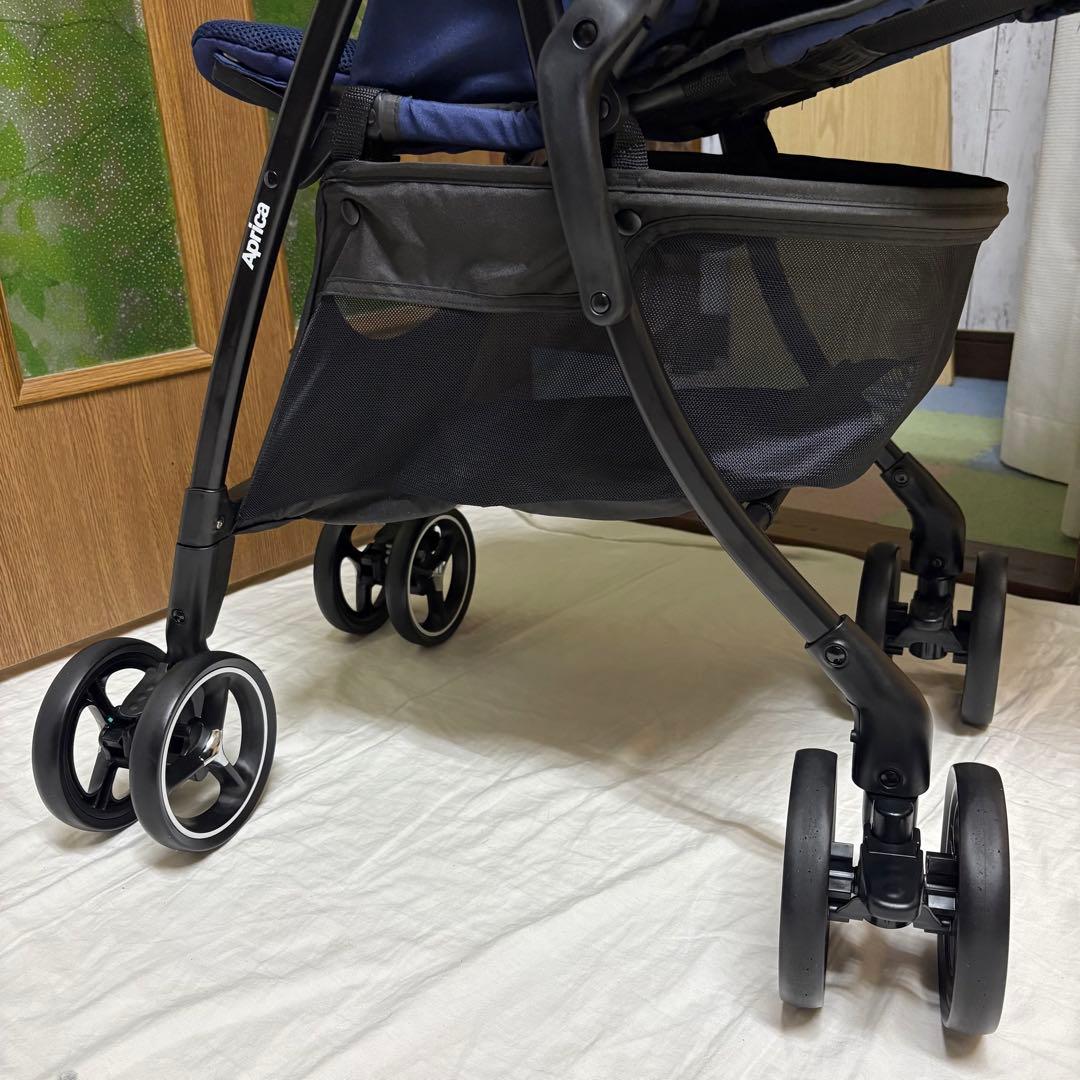 アップリカ クルリー ベビーカー 横スライド 超美品 軽量 替えシート付 清掃済
