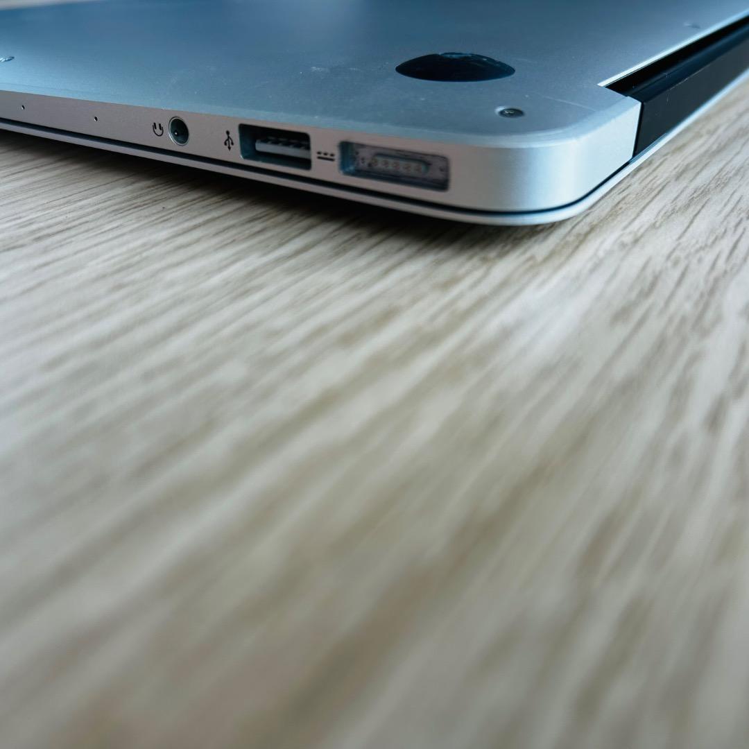 MacBookAir シルバー 1.8inch A1466 2017年モデル