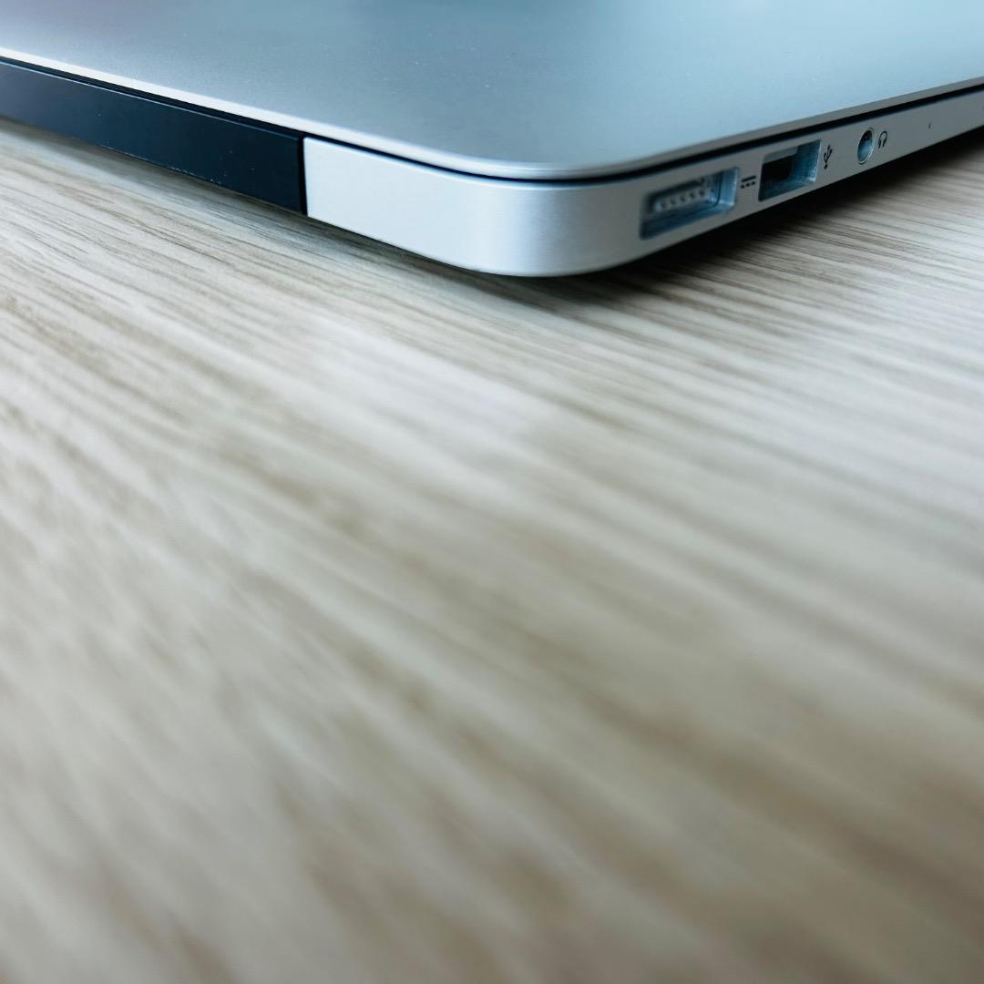 MacBookAir シルバー 1.8inch A1466 2017年モデル