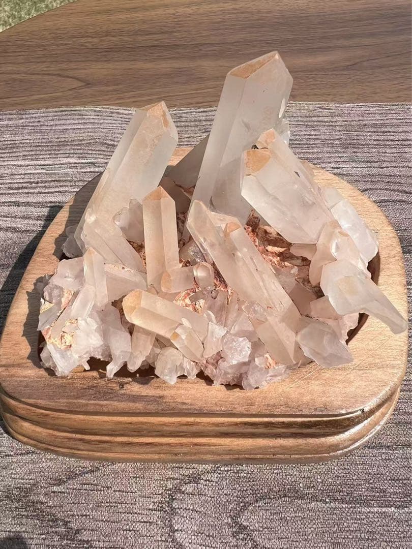 A781 マダガスカル産　ピンク水晶クラスター