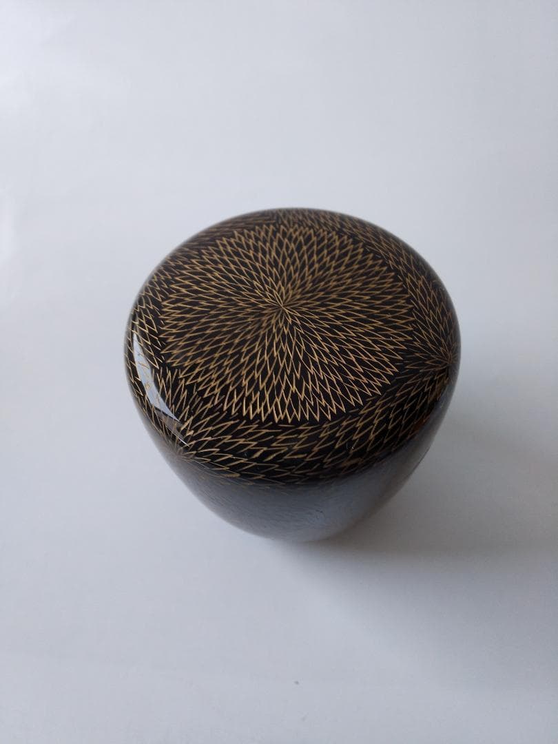 輪島塗 棗 新田義明 作 金彩 彫菊詰 棗 共箱 共布 漆器 漆芸 茶道具 美品