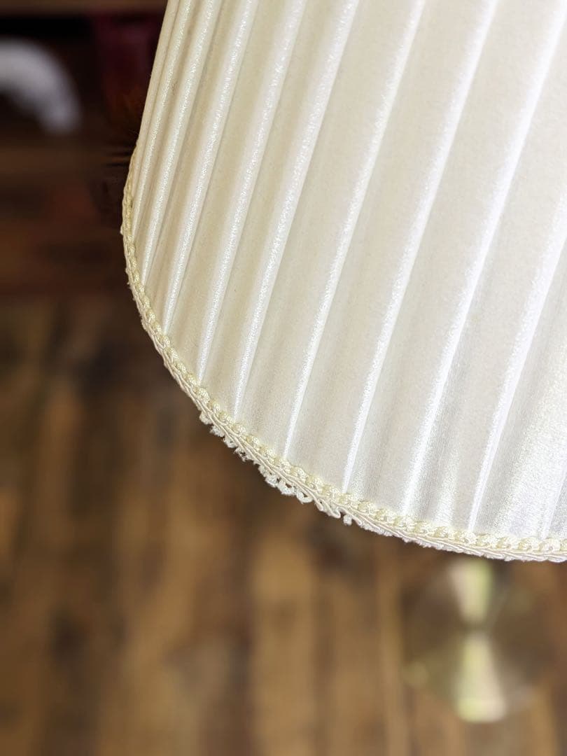 クラシカルな支柱可変式フロアライト　アンティーク照明