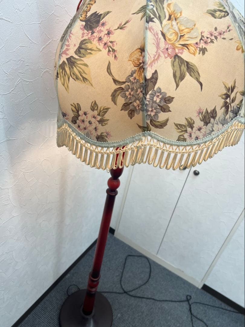 フロアスタンドライト 花柄シェード アンティーク調 約170cm 点灯確認済み
