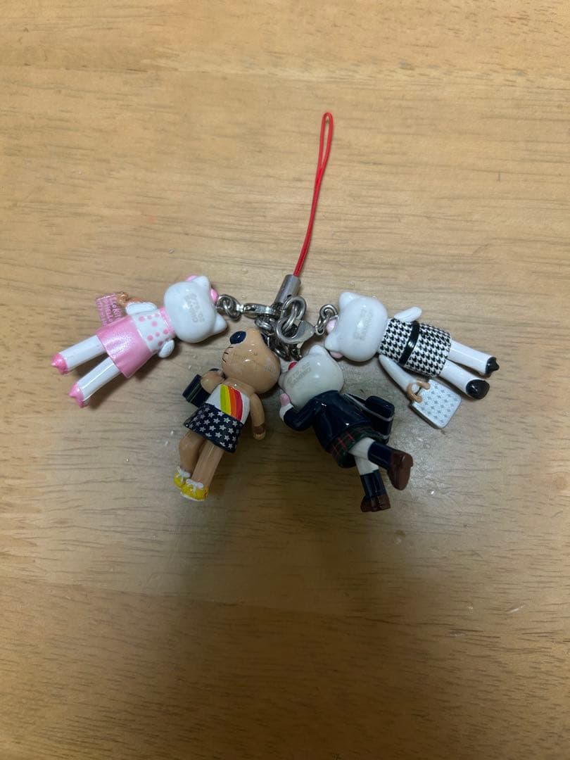 【希少】ハローキティ人形型キーホルダー4体セット