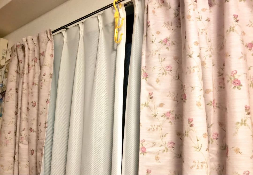 花柄 遮光カーテン 薄いピンク