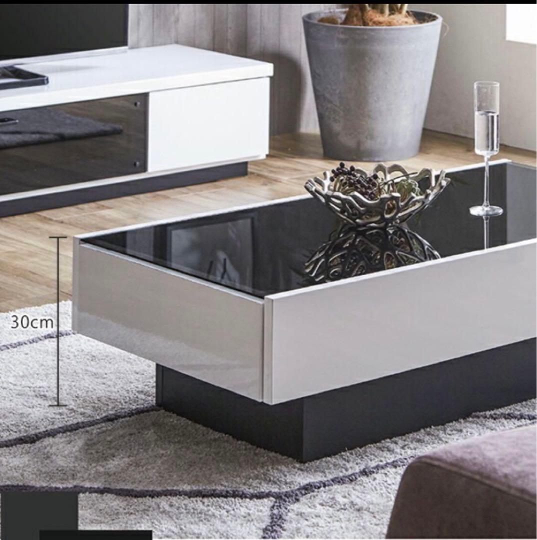 ガラステーブル　リビングテーブル