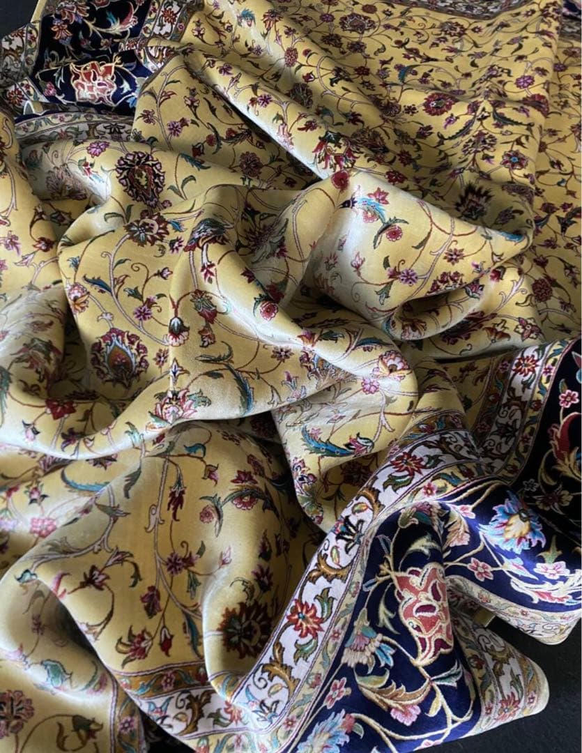 ペルシャ絨毯 イラン クム産　シルク100% 手編み　289万ノット　超特大判