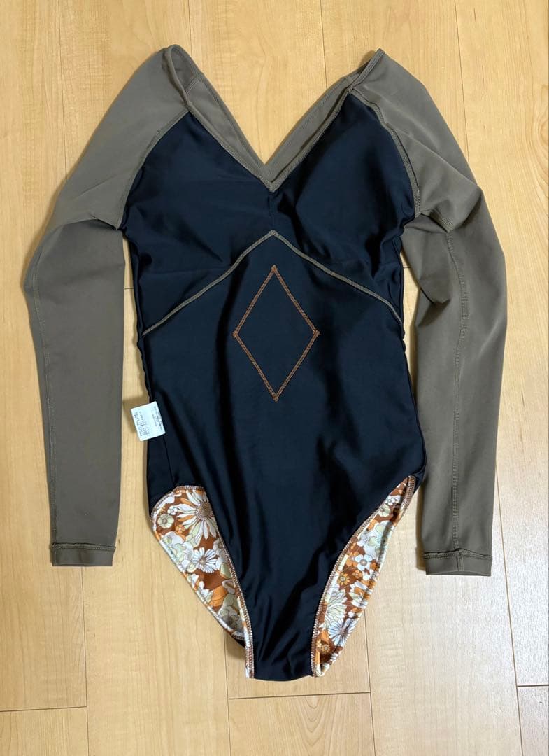 MAKAHOU長袖ワンピース水着 サイズM