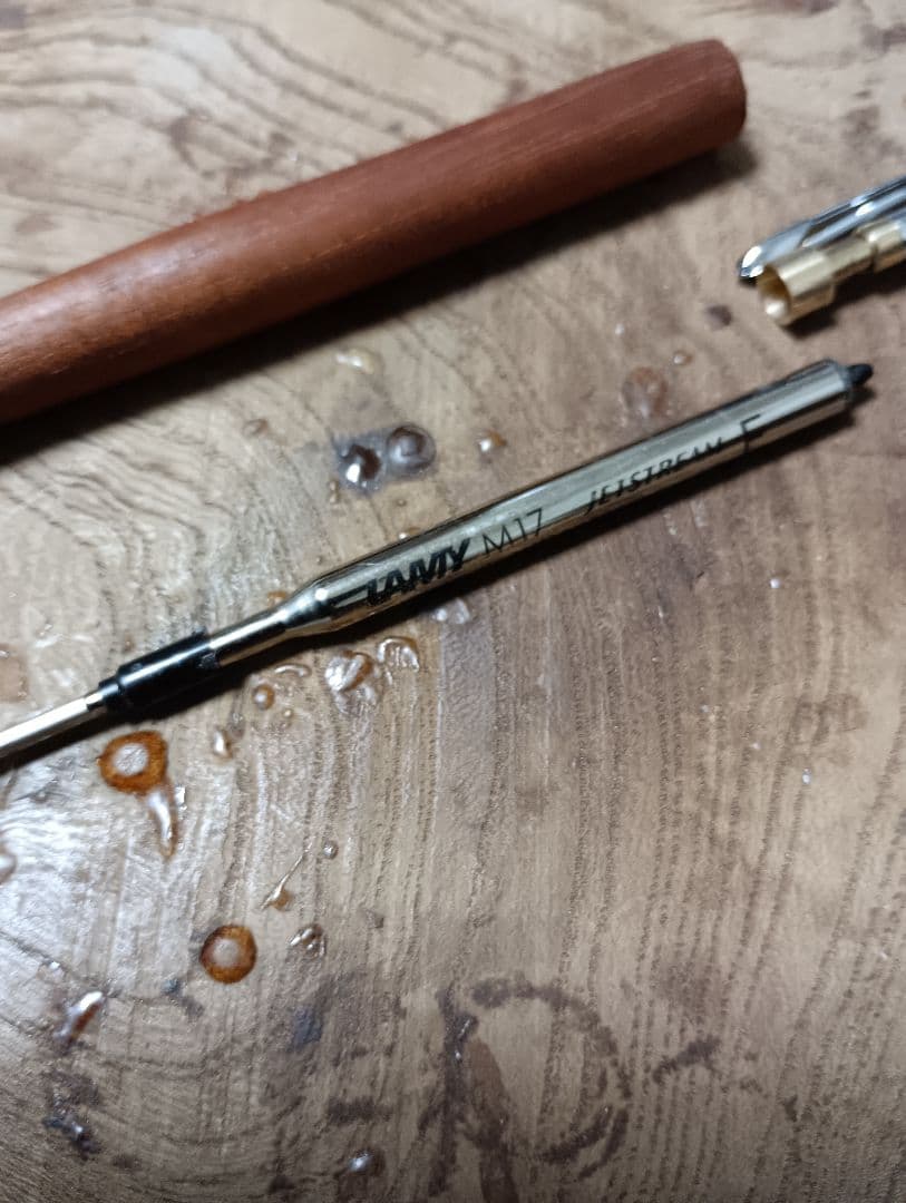 ラミーサファリ用木軸ボールペン0.5㎜ ホンジュラスマホガニー蜜蝋クリーム仕上げ